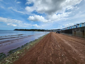 Seaspot is a 1 bed annex ground floor apartment at stunning Broadsands Beach nr Brixham!